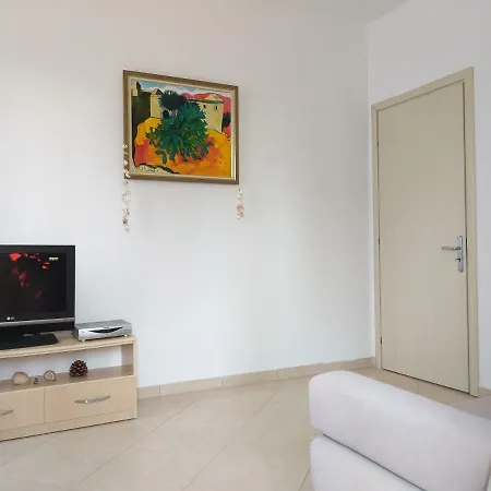 Apartment Apart Near The Beach Golem (Tirana)